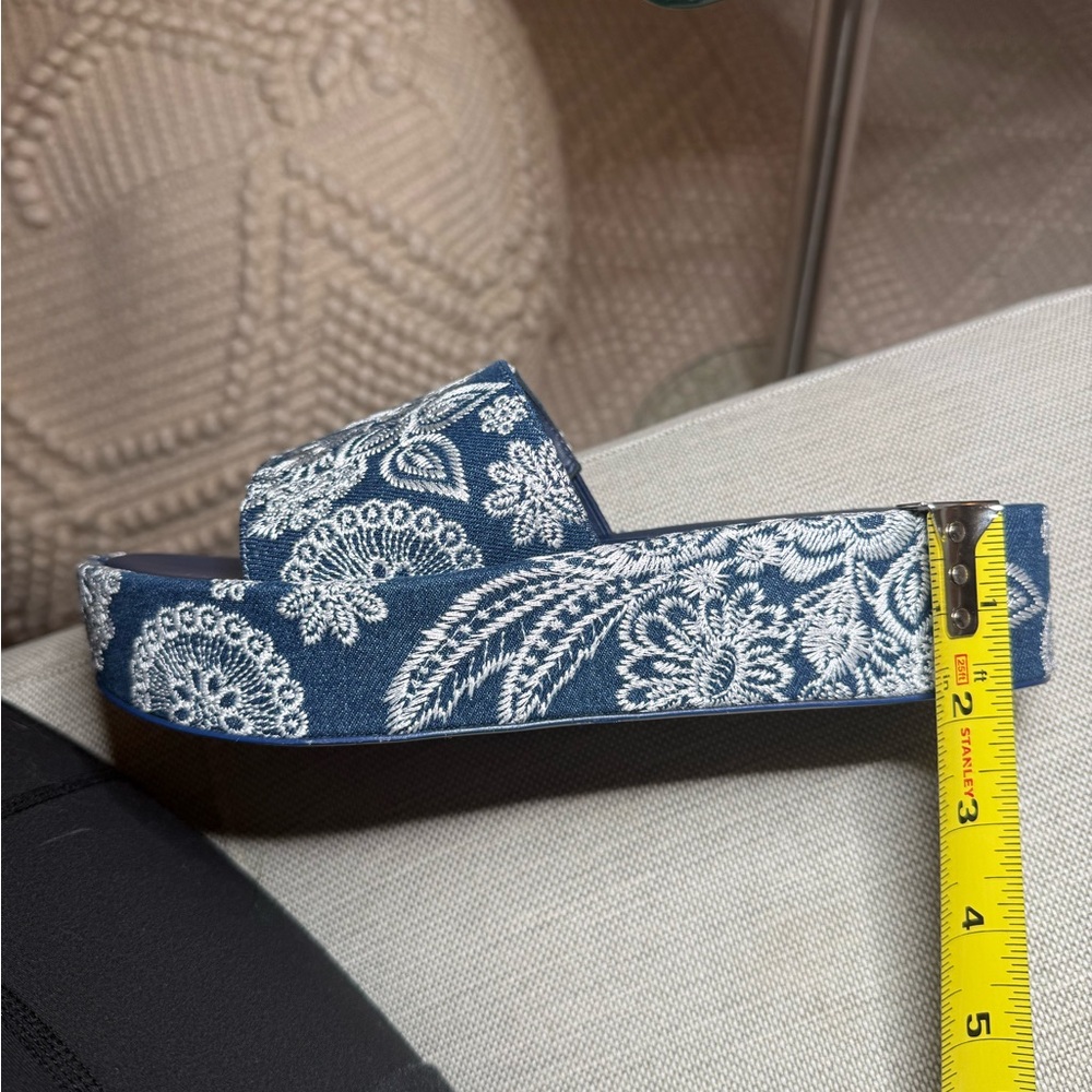 Johnny Was Bandana Print Embroidered Denim platform slides Size: 8 - Picture 3 of 4